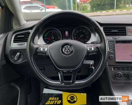 Білий Фольксваген e-Golf, об'ємом двигуна 24 л та пробігом 113 тис. км за 9700 $, фото 15 на Automoto.ua