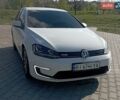 Белый Фольксваген e-Golf, объемом двигателя 0 л и пробегом 132 тыс. км за 8999 $, фото 8 на Automoto.ua