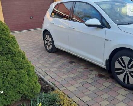 Белый Фольксваген e-Golf, объемом двигателя 0 л и пробегом 107 тыс. км за 8800 $, фото 38 на Automoto.ua