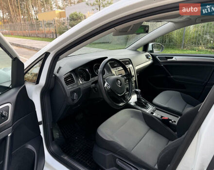 Білий Фольксваген e-Golf, об'ємом двигуна 0 л та пробігом 149 тис. км за 8200 $, фото 11 на Automoto.ua