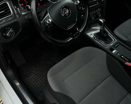 Белый Фольксваген e-Golf, объемом двигателя 0 л и пробегом 110 тыс. км за 8490 $, фото 11 на Automoto.ua