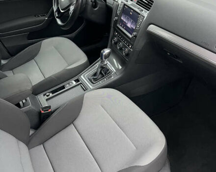 Белый Фольксваген e-Golf, объемом двигателя 0 л и пробегом 126 тыс. км за 8550 $, фото 20 на Automoto.ua