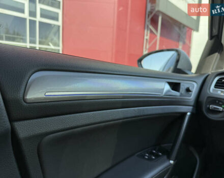 Белый Фольксваген e-Golf, объемом двигателя 0 л и пробегом 95 тыс. км за 9500 $, фото 26 на Automoto.ua