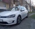 Белый Фольксваген e-Golf, объемом двигателя 0 л и пробегом 140 тыс. км за 8444 $, фото 2 на Automoto.ua