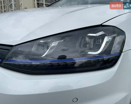 Белый Фольксваген e-Golf, объемом двигателя 0 л и пробегом 92 тыс. км за 9500 $, фото 7 на Automoto.ua