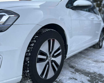 Белый Фольксваген e-Golf, объемом двигателя 0 л и пробегом 120 тыс. км за 7800 $, фото 2 на Automoto.ua