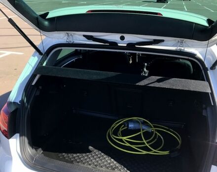 Белый Фольксваген e-Golf, объемом двигателя 0 л и пробегом 154 тыс. км за 9500 $, фото 4 на Automoto.ua