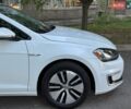 Белый Фольксваген e-Golf, объемом двигателя 0 л и пробегом 126 тыс. км за 8000 $, фото 51 на Automoto.ua