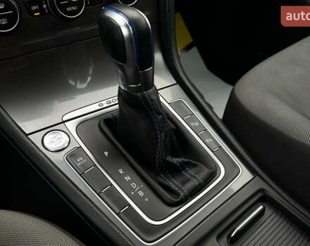 Белый Фольксваген e-Golf, объемом двигателя 0 л и пробегом 117 тыс. км за 11500 $, фото 16 на Automoto.ua