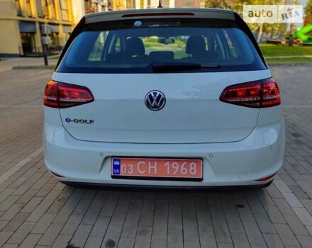 Белый Фольксваген e-Golf, объемом двигателя 0 л и пробегом 99 тыс. км за 12700 $, фото 13 на Automoto.ua