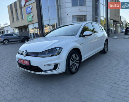 Белый Фольксваген e-Golf, объемом двигателя 0 л и пробегом 106 тыс. км за 7600 $, фото 2 на Automoto.ua