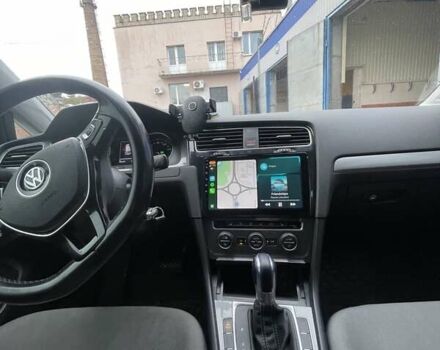 Белый Фольксваген e-Golf, объемом двигателя 0 л и пробегом 205 тыс. км за 8700 $, фото 12 на Automoto.ua
