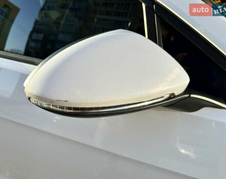 Белый Фольксваген e-Golf, объемом двигателя 0 л и пробегом 114 тыс. км за 10700 $, фото 16 на Automoto.ua