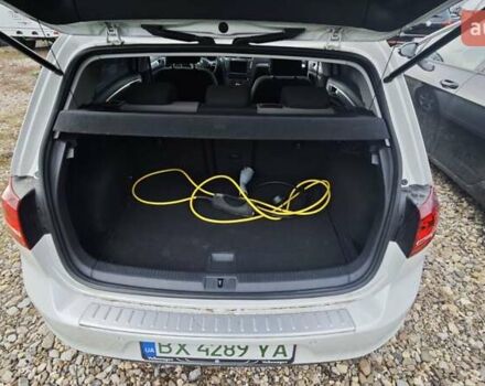 Белый Фольксваген e-Golf, объемом двигателя 0 л и пробегом 99 тыс. км за 7950 $, фото 8 на Automoto.ua