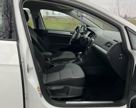 Белый Фольксваген e-Golf, объемом двигателя 0 л и пробегом 126 тыс. км за 8550 $, фото 21 на Automoto.ua
