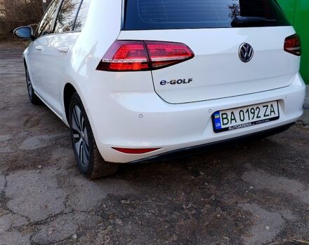 Белый Фольксваген e-Golf, объемом двигателя 0 л и пробегом 108 тыс. км за 10000 $, фото 6 на Automoto.ua
