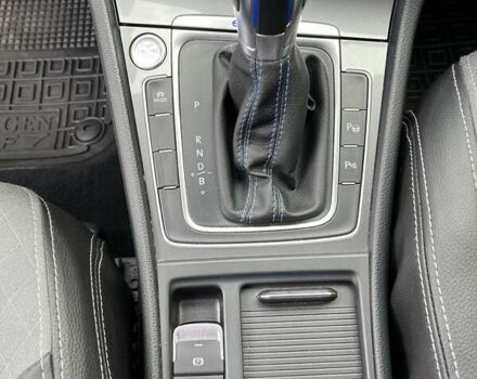 Белый Фольксваген e-Golf, объемом двигателя 0 л и пробегом 105 тыс. км за 12300 $, фото 16 на Automoto.ua
