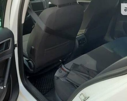Белый Фольксваген e-Golf, объемом двигателя 0 л и пробегом 107 тыс. км за 8800 $, фото 40 на Automoto.ua