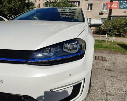 Белый Фольксваген e-Golf, объемом двигателя 0 л и пробегом 142 тыс. км за 9700 $, фото 2 на Automoto.ua