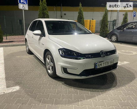 Белый Фольксваген e-Golf, объемом двигателя 0 л и пробегом 105 тыс. км за 13500 $, фото 13 на Automoto.ua