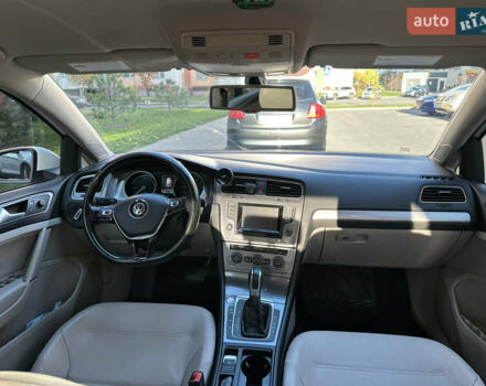 Белый Фольксваген e-Golf, объемом двигателя 0 л и пробегом 114 тыс. км за 10700 $, фото 4 на Automoto.ua