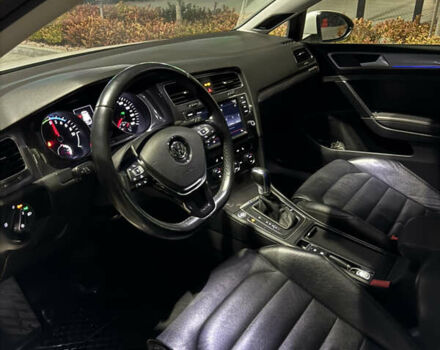 Белый Фольксваген e-Golf, объемом двигателя 0 л и пробегом 169 тыс. км за 8400 $, фото 22 на Automoto.ua