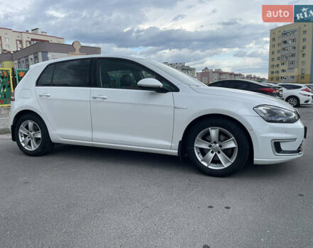 Белый Фольксваген e-Golf, объемом двигателя 0 л и пробегом 92 тыс. км за 9500 $, фото 19 на Automoto.ua