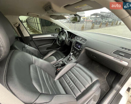 Белый Фольксваген e-Golf, объемом двигателя 0 л и пробегом 104 тыс. км за 9000 $, фото 20 на Automoto.ua