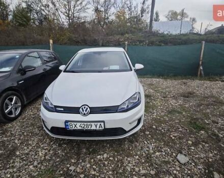 Белый Фольксваген e-Golf, объемом двигателя 0 л и пробегом 99 тыс. км за 7950 $, фото 9 на Automoto.ua