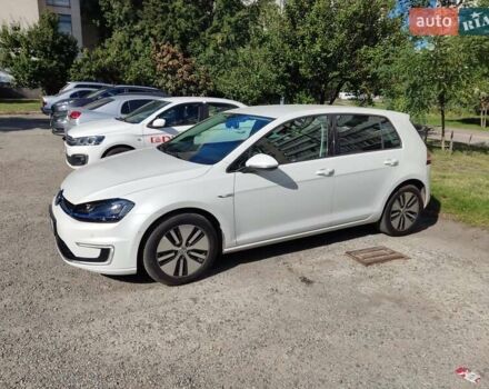 Белый Фольксваген e-Golf, объемом двигателя 0 л и пробегом 142 тыс. км за 9700 $, фото 1 на Automoto.ua