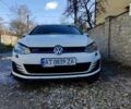 Белый Фольксваген e-Golf, объемом двигателя 0 л и пробегом 65 тыс. км за 12800 $, фото 14 на Automoto.ua