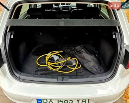 Белый Фольксваген e-Golf, объемом двигателя 0 л и пробегом 121 тыс. км за 8500 $, фото 36 на Automoto.ua