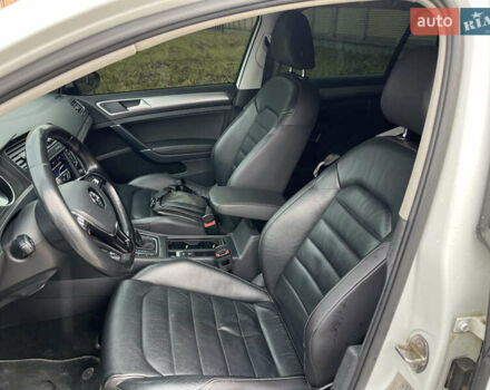 Белый Фольксваген e-Golf, объемом двигателя 0 л и пробегом 104 тыс. км за 9000 $, фото 14 на Automoto.ua