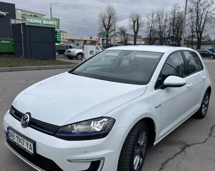 Белый Фольксваген e-Golf, объемом двигателя 0 л и пробегом 128 тыс. км за 11900 $, фото 2 на Automoto.ua