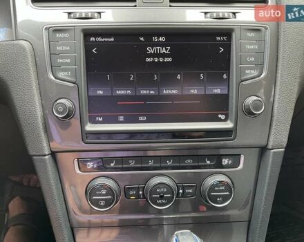 Белый Фольксваген e-Golf, объемом двигателя 0 л и пробегом 105 тыс. км за 12300 $, фото 19 на Automoto.ua