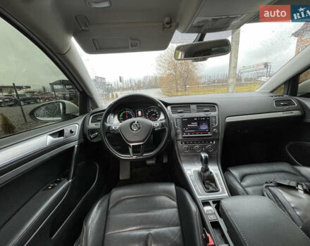 Белый Фольксваген e-Golf, объемом двигателя 0 л и пробегом 104 тыс. км за 9000 $, фото 18 на Automoto.ua