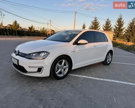Белый Фольксваген e-Golf, объемом двигателя 0 л и пробегом 172 тыс. км за 8399 $, фото 1 на Automoto.ua