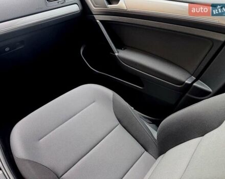 Белый Фольксваген e-Golf, объемом двигателя 0 л и пробегом 121 тыс. км за 8500 $, фото 18 на Automoto.ua