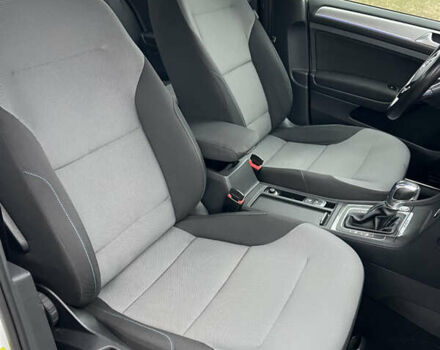 Белый Фольксваген e-Golf, объемом двигателя 0 л и пробегом 126 тыс. км за 8550 $, фото 22 на Automoto.ua