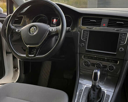 Белый Фольксваген e-Golf, объемом двигателя 0 л и пробегом 151 тыс. км за 8100 $, фото 30 на Automoto.ua