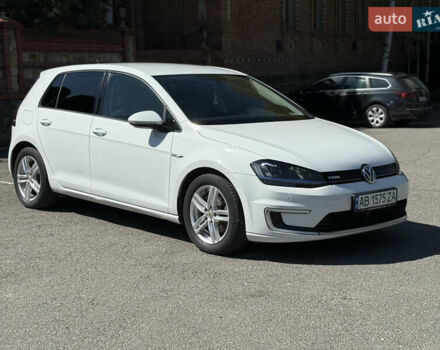 Белый Фольксваген e-Golf, объемом двигателя 0 л и пробегом 170 тыс. км за 8800 $, фото 12 на Automoto.ua