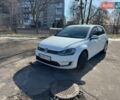 Белый Фольксваген e-Golf, объемом двигателя 0 л и пробегом 157 тыс. км за 8800 $, фото 7 на Automoto.ua