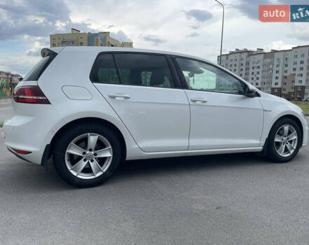 Белый Фольксваген e-Golf, объемом двигателя 0 л и пробегом 92 тыс. км за 9500 $, фото 17 на Automoto.ua