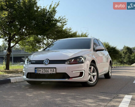 Белый Фольксваген e-Golf, объемом двигателя 0 л и пробегом 95 тыс. км за 9500 $, фото 11 на Automoto.ua