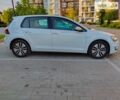 Белый Фольксваген e-Golf, объемом двигателя 0 л и пробегом 99 тыс. км за 12700 $, фото 8 на Automoto.ua