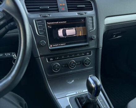 Белый Фольксваген e-Golf, объемом двигателя 0 л и пробегом 106 тыс. км за 7600 $, фото 14 на Automoto.ua