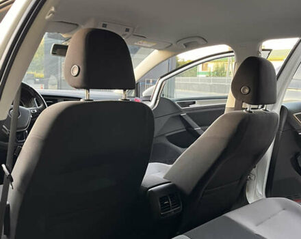 Белый Фольксваген e-Golf, объемом двигателя 0 л и пробегом 151 тыс. км за 8100 $, фото 32 на Automoto.ua