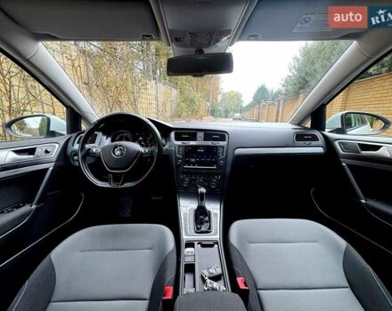 Белый Фольксваген e-Golf, объемом двигателя 0 л и пробегом 121 тыс. км за 8500 $, фото 19 на Automoto.ua