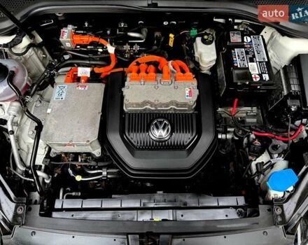 Белый Фольксваген e-Golf, объемом двигателя 0 л и пробегом 121 тыс. км за 8500 $, фото 33 на Automoto.ua