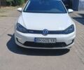 Белый Фольксваген e-Golf, объемом двигателя 0 л и пробегом 110 тыс. км за 12500 $, фото 1 на Automoto.ua